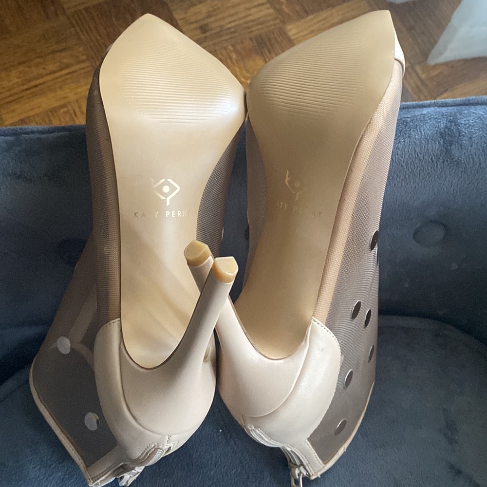 Adorable ankle booties - Picture 5 of 6